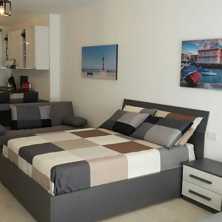 Homega - Center New Apartment Bari